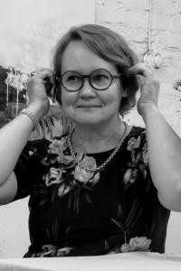 Kruunukaluste sisustussuunnitteluja Kirsi-Maria Perkkiö